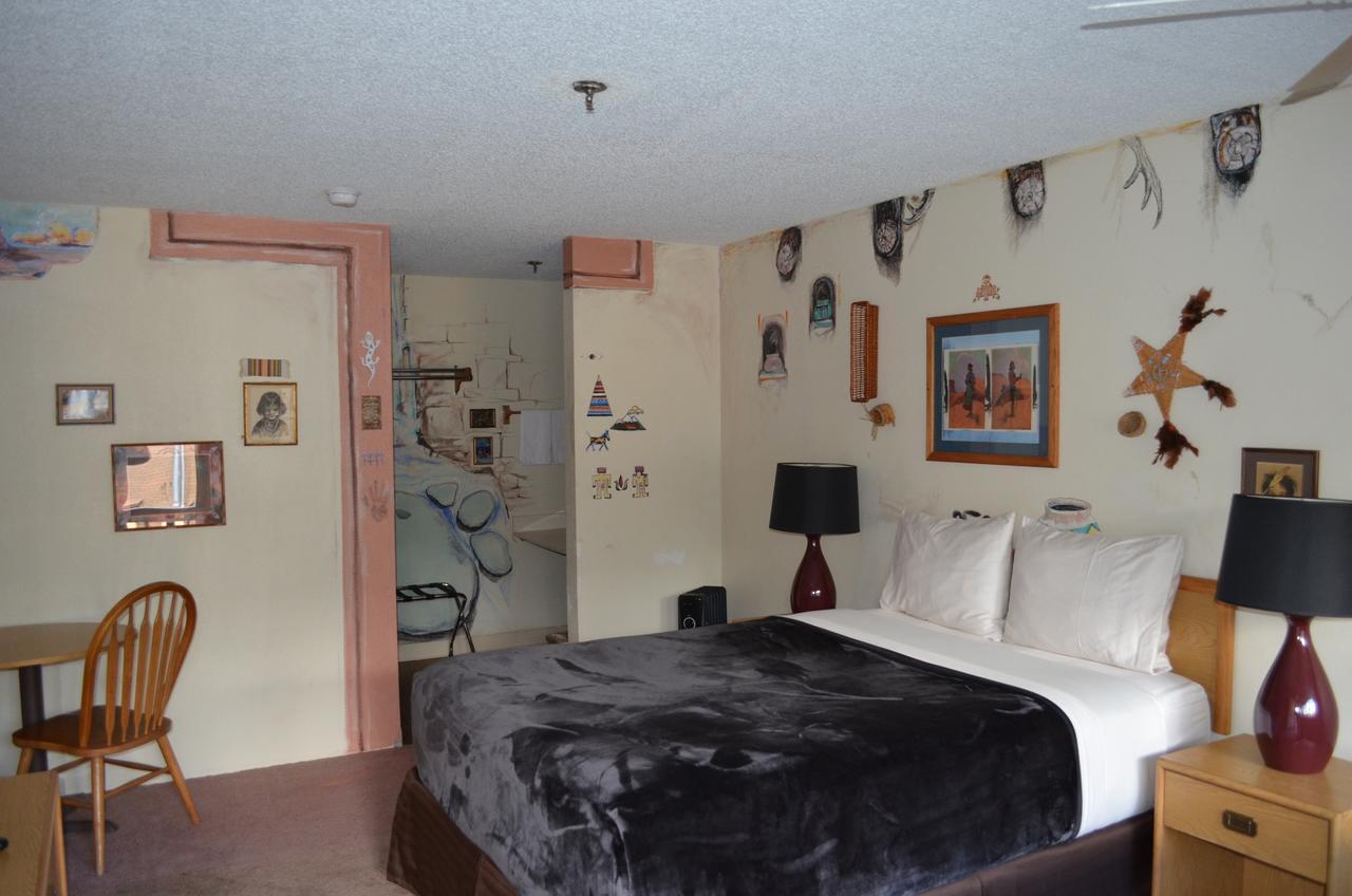 Running Springs Deep Creek Motel מראה חיצוני תמונה