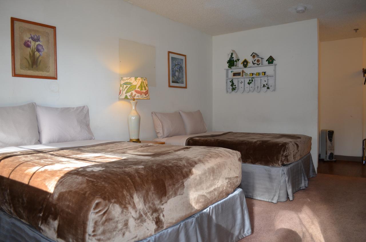 Running Springs Deep Creek Motel מראה חיצוני תמונה