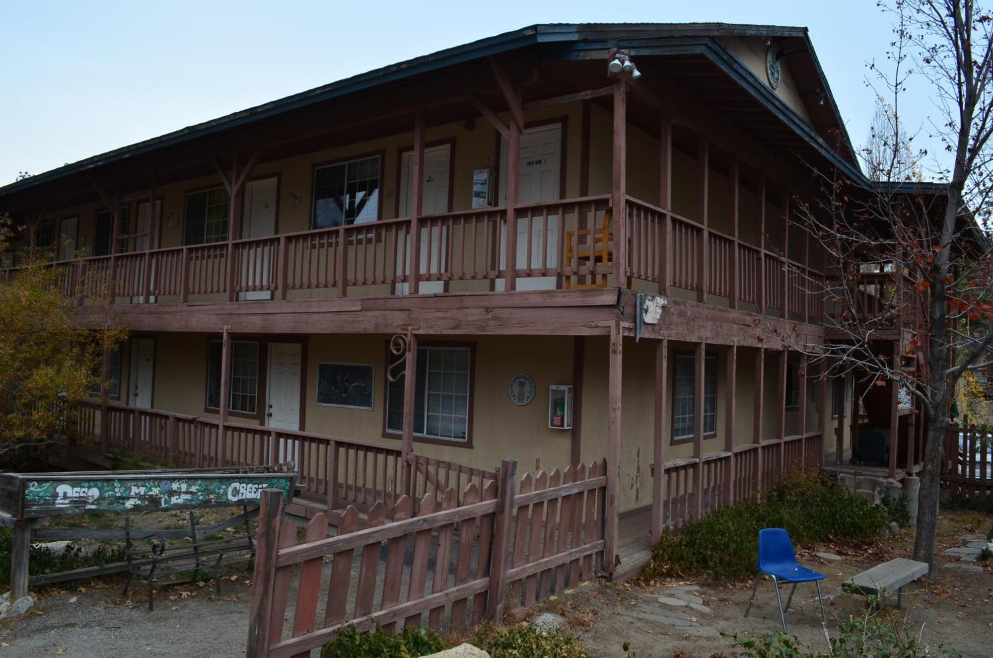 Running Springs Deep Creek Motel מראה חיצוני תמונה
